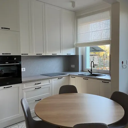 Sunny Apartment *